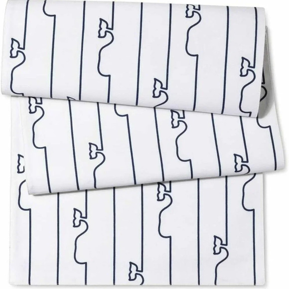 Vineyard Vines Whale Line Table Runner - Picture 1 of 2